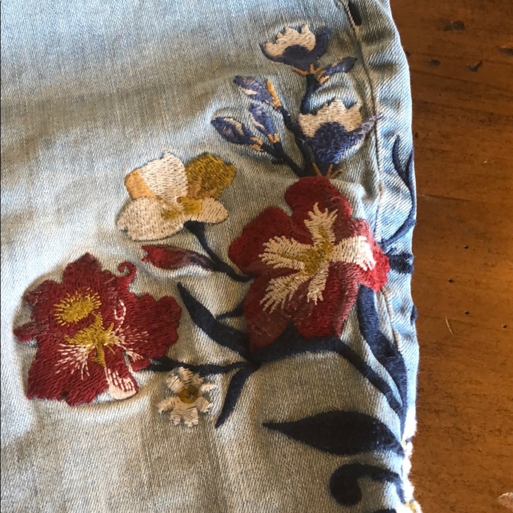 Embroidered Jeans! - Picture 5 of 6
